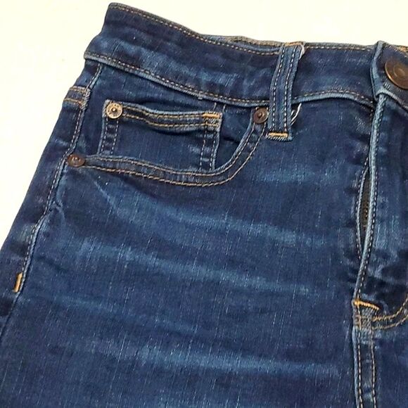 American Eagle Next Level Stretch Hi-Rise Shortie Frayed Distressed Denim Shorts - Picture 4 of 13